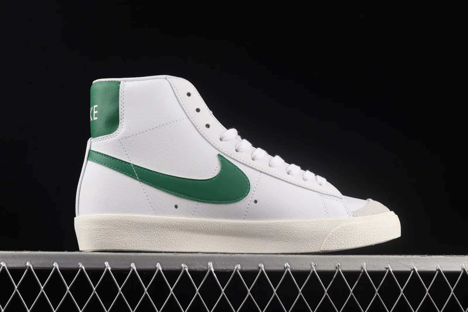 Nike SB Blazer Mid 77 VNTG Vintage Pine Green White BQ6806-115