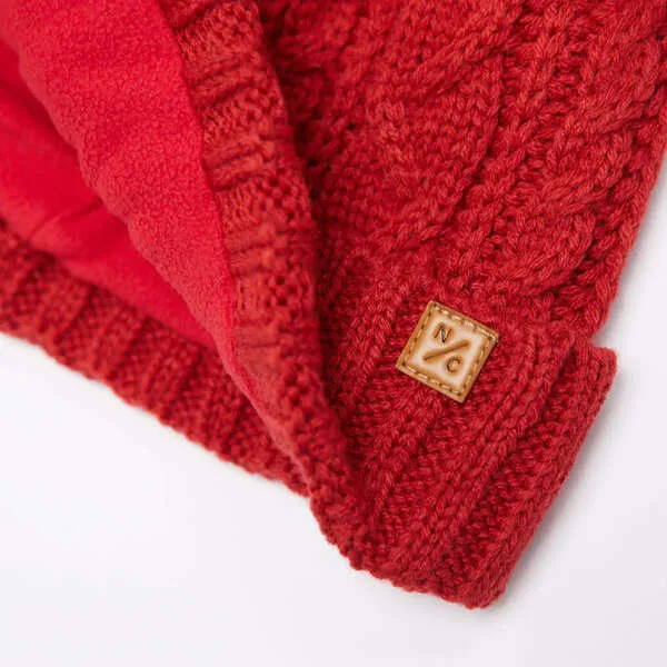 Northern Classics Classic Cable Knit Hat - Red