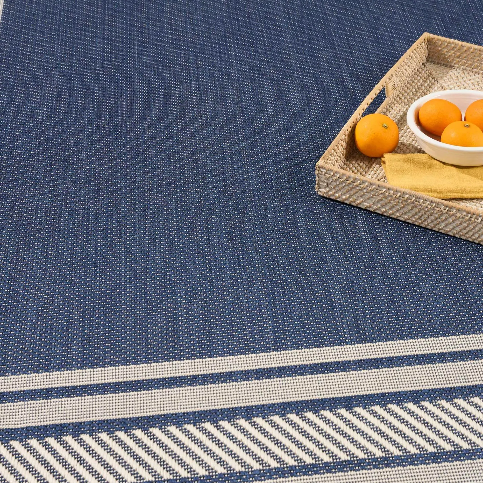 Nourison Horizon HOZ03 Navy 4' x 6' Indoor/Outdoor Area Rug